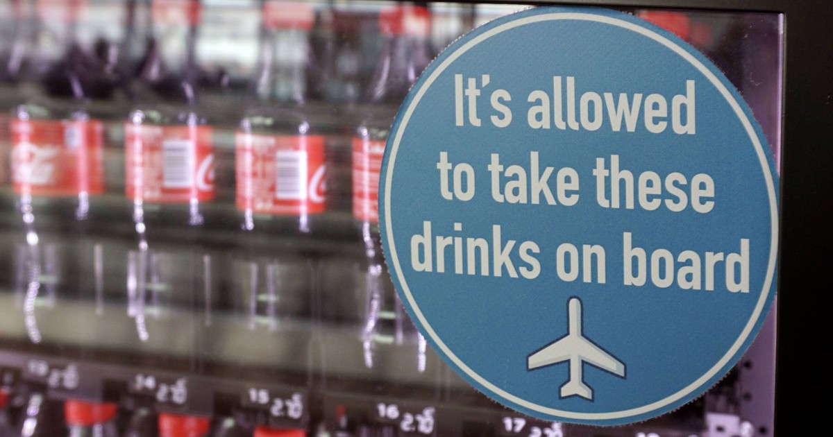 Deshalb sollte man im Flugzeug keine Cola bestellen