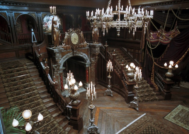 Eine Geistervilla im Film ,,Die Geistervilla": Hier spukt es!