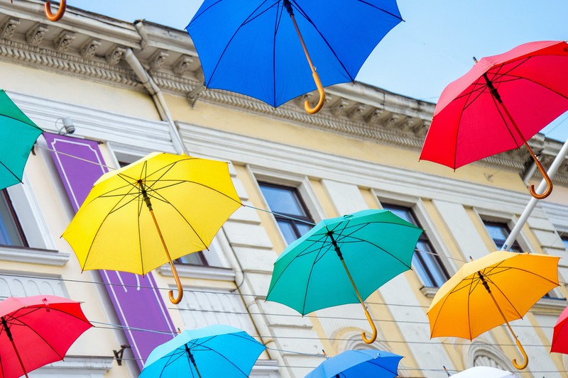 Die bunten Regenschirme in Águeda sehen zwar toll aus, sind aber leider auch das Touri-Ziel in Portugal.
