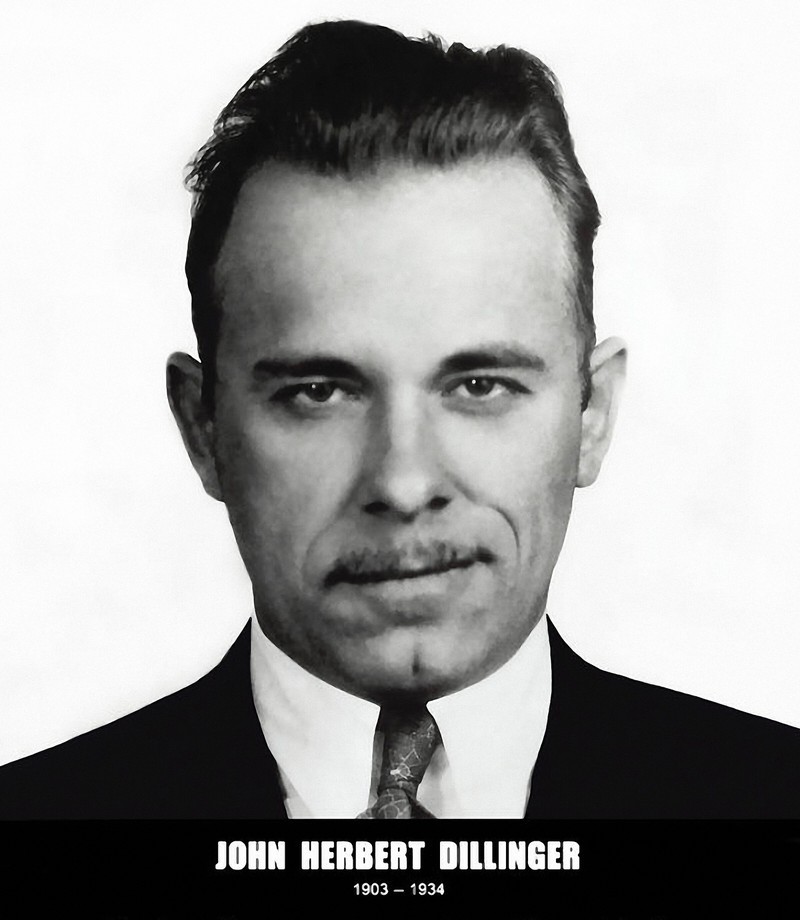 Auf dem Foto sieht man den Schwerverbrecher John Dillinger, der zweimal aus dem Gefängnis floh