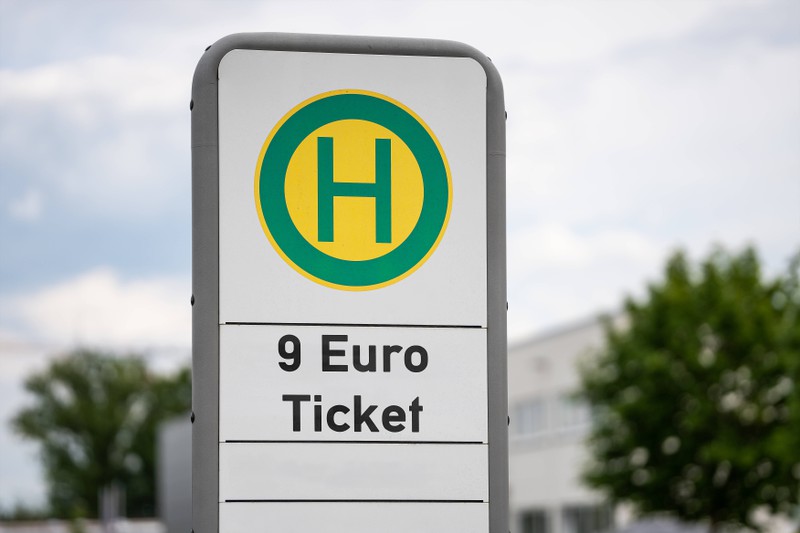Mit dem 9-Euro-Ticket kann man Deutschland im Sommer günstig bereisen.
