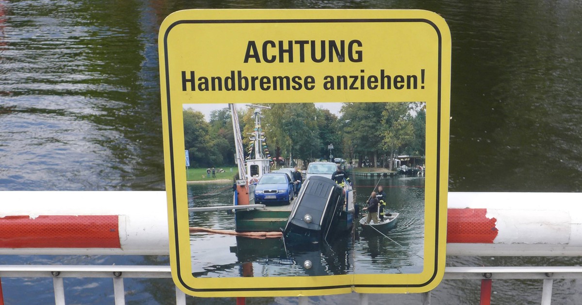 Schilder zeigen: Deutschland hat zwar keinen Humor, aber Sarkasmus