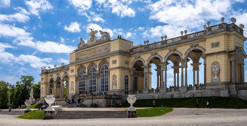 Schloss Schönbrunn ist eine besondere und historische Stätte.