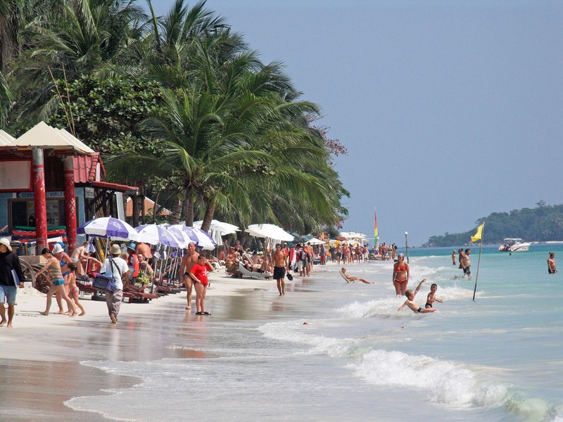 Der Klimawandel und die hohe Anzahl an Touristen führt zu einer Süßwasserknappheit auf Koh Samui.