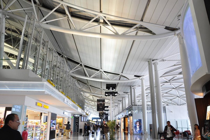 Viele Reisende sind positiv gestimmt, wenn sie sich am Osaka Itami Airport in Japan aufhalten. Auch dieser Flughafen gehört zu einem der besten der Welt