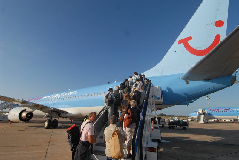 Du darfst nicht freiwillig auf den Flug verzichten, wenn du eine Entschädigung bekommen möchtest.