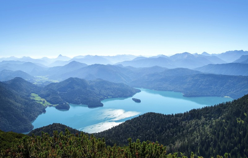 Der Walchensee befindet sich südlich von München.