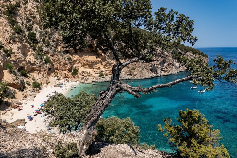 Der Strand Carla Biriala wurde von der Trekkingroute in Ogliastra auf Sardinien fotografiert.