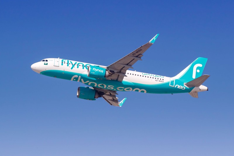 Flynas bringt dich günstig an dein Ziel im arabischen Raum.
