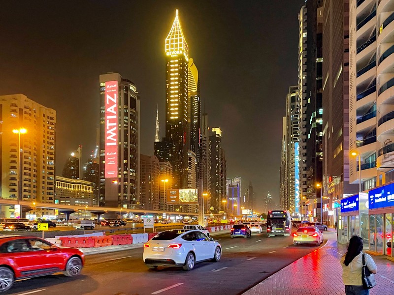 Ein sauberes Auto ist in Dubai keine Frage des persönlichen Geschmacks, sondern eine rechtliche Pflicht.