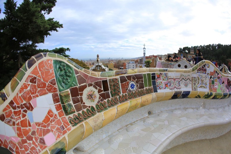 Der Park Güell wurde von Antoni Gaudi entworfen.