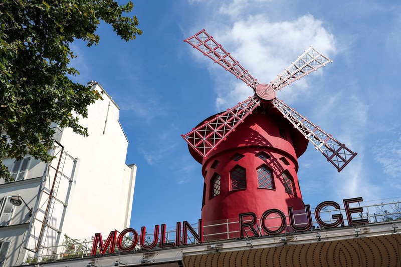Die Moulin Rouge befindet sich im Stadtviertel Montmartre.