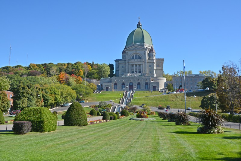 Das Saint Josephs Oratorium ist die größte Kirche in Kanada und lockt jährlich Tourist*innen an.
