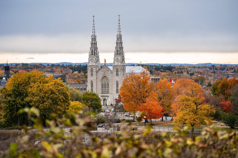 Ottawa punktet mit vielen Sehenswürdigkeiten wie der Kathedrale Notre-Dame. 