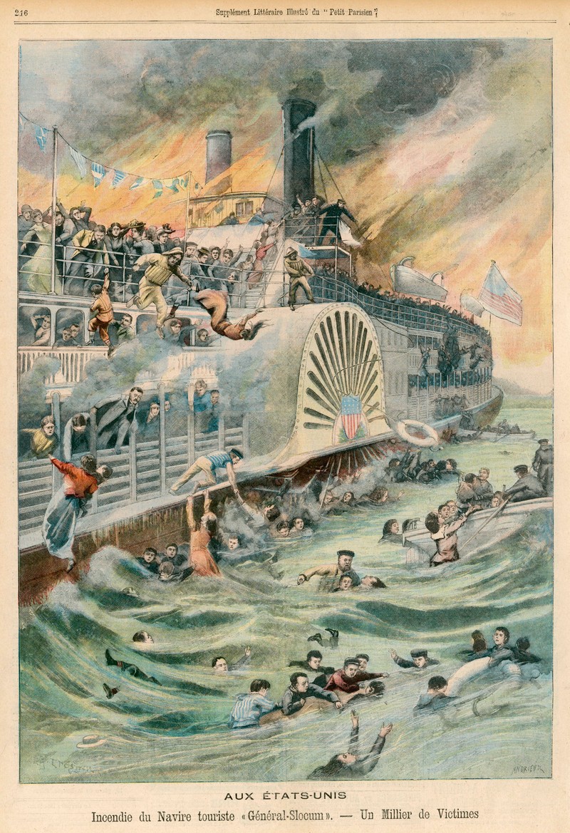 Als das Schiff in Brand gerät, liegt es nur 100 Meter vom Ufer entfernt.