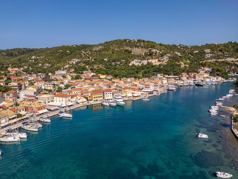 Paxos überzeugt mit seinem türkisblauem Wasser.
