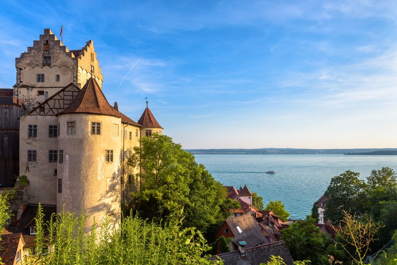 Eine traumhafte Bodensee-Perle: Die Stadt Meersburg mit ihren historischen Gebäuden und kulturellem Reichtum.