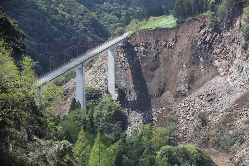 Erdbeben und plötzliche Evakuierungen machen diese Bahnroute besonders gefährlich.