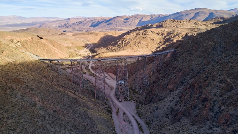 Es ist eine Hochbrücke in den Anden xkwx Viadukt La Polvorilla.