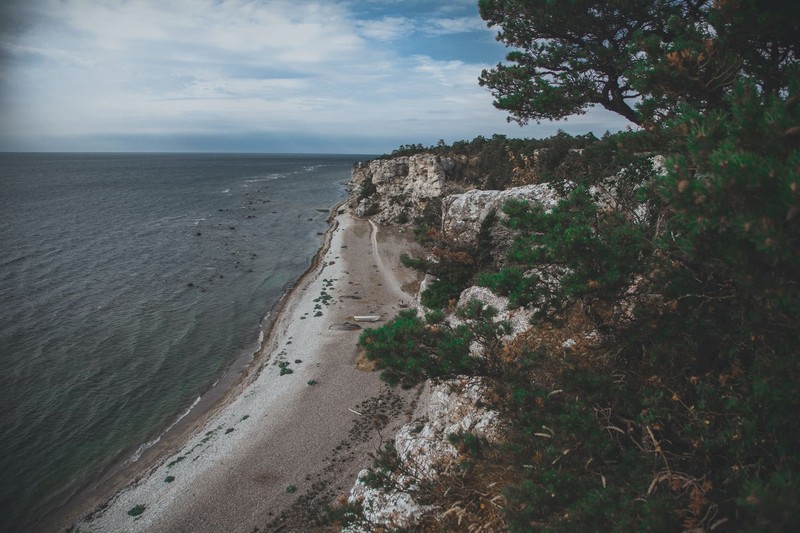 Die Insel Gotland in Schweden bietet dir traumhafte Ausblicke und Möglichkeiten, das Meer zu genießen.