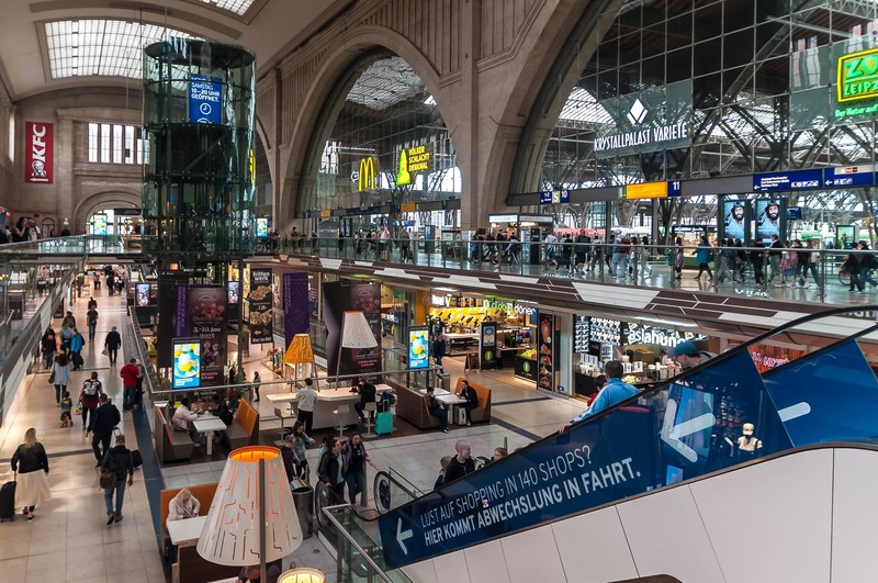 Der Leipziger Hauptbahnhof zeigt, wie eindrucksvoll der erste Kontakt mit einer Stadt sein kann.