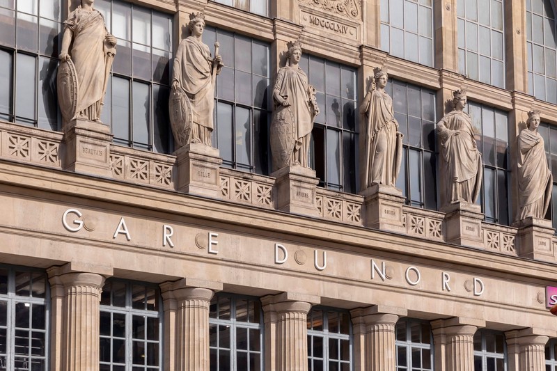 Die Fassade des Gare du Nord lässt Bahnreisende bereits in die Architektur von Paris eintauchen.
