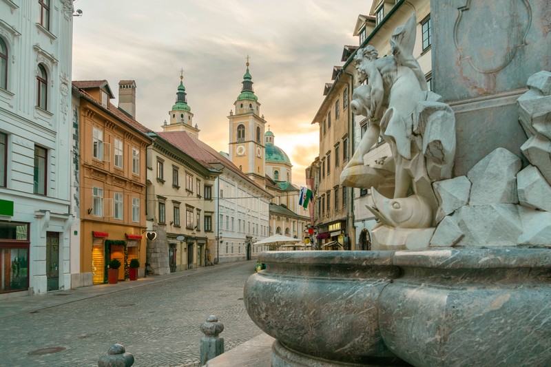 Von Deutschland aus kommt man einfach mit dem Zug nach Ljubljana.