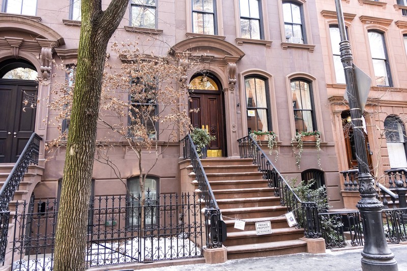 Die ikonischen Treppenstufen der Wohnung von Carrie Bradshaw liegen gar nicht in Manhattans Upper East Side.