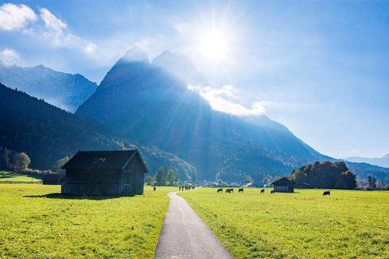 Das Camping Resort Zugspitze bietet einen tollen Blick auf das Wettersteingebirge.
