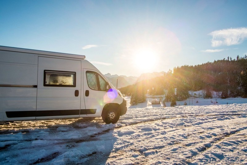 Winterreifen sind Pflicht, damit die Fahrt sicher ist.