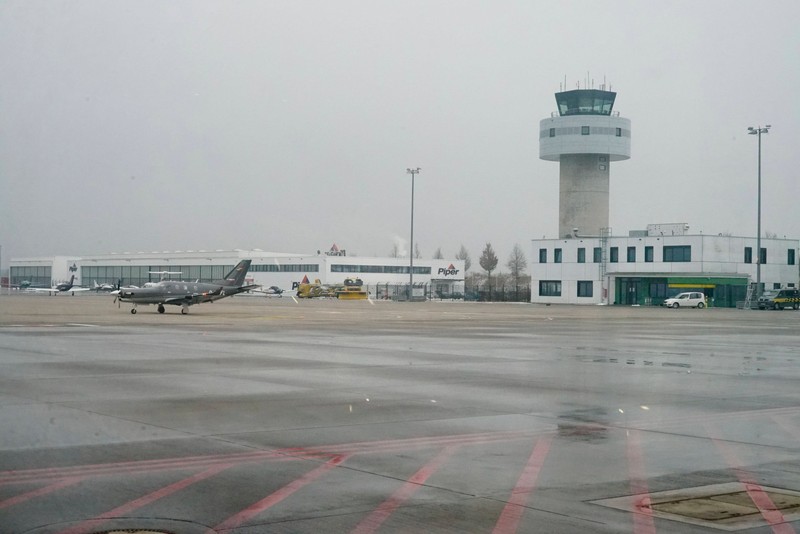 Der Flughafen Kassel-Calden stimmt Reisende positiv.