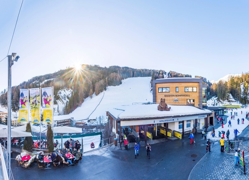Gemütliche Hütten und fabelhafte Aussichten erwarten Besucher*innen im Skigebiet Serfaus-Fiss-Ladis!