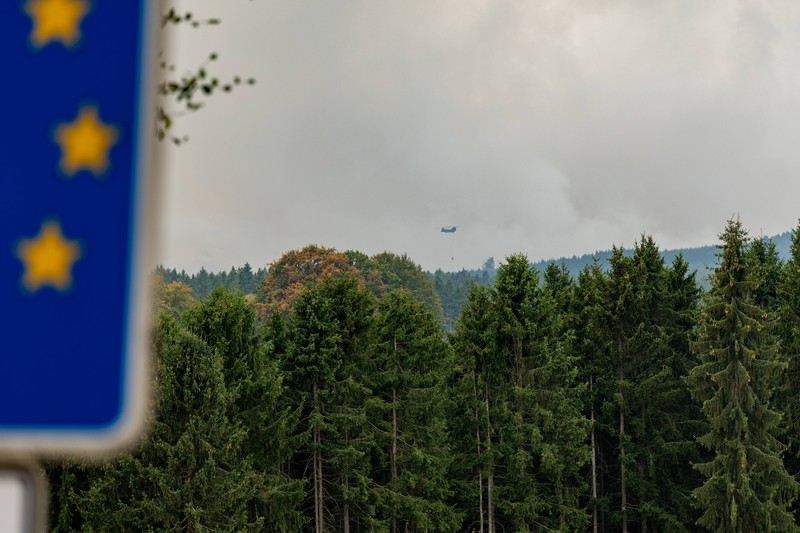 Ein riesiger Flächenbrand im ostbelgischen Naturschutzgebiet Hohes Venn hält die Grenzregion in Atem.