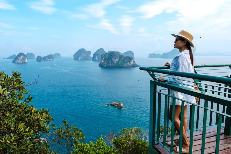 Im März 2026 besteht eine Teilreisewarnung für Thailand, weil es in einigen Regionen Sicherheitsrisiken gibt.