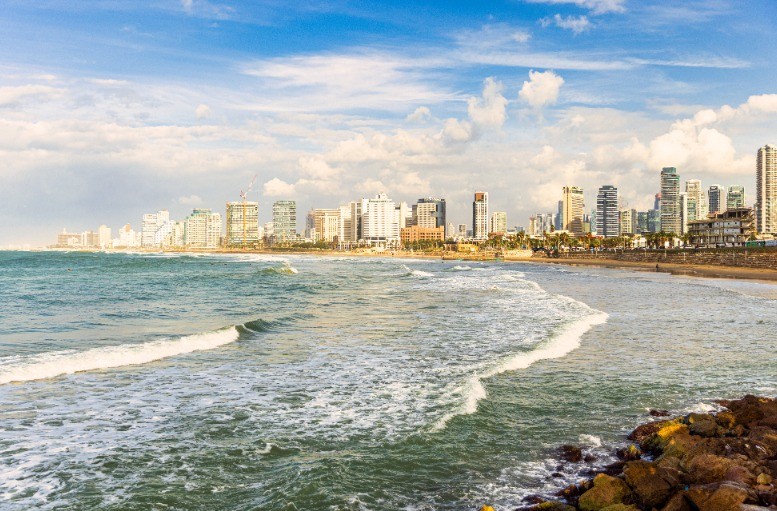 Im März 2026 warnt das Auswärtige Amt vor Reisen in bestimmte Regionen Israels.