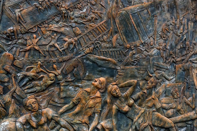 Selbst die Lokomotive des Zuges wurde durch den Tsunami 50 Meter weit getragen.