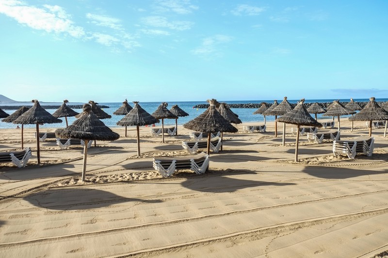 Auf den Kanaren wird es teurer. Daher buchen viele Urlauber*innen inzwischen kürzere Aufenthalte.