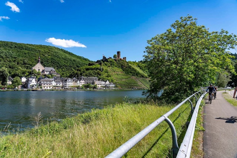 Direkt an der französisch-luxemburgischen Grenze kannst du wunderbar E-Bike fahren.